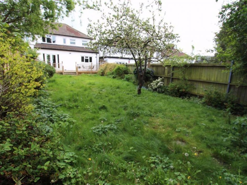 Dale View Avenue, North Chingford, London E4 Austin Samuels