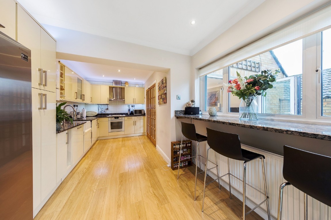 Roebuck Lane, Buckhurst Hill, Essex IG9 Austin Samuels