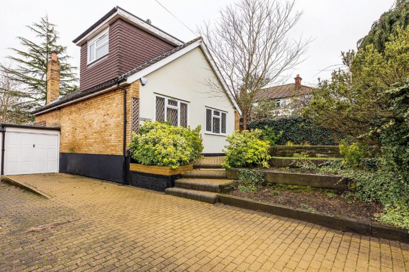 Roebuck Lane, Buckhurst Hill, Essex IG9 Austin Samuels