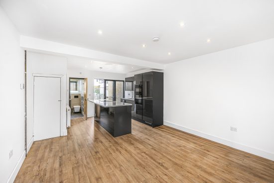 Oval Road, Dagenham RM10